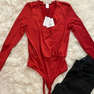 Low cut body suit😍 brand new!!